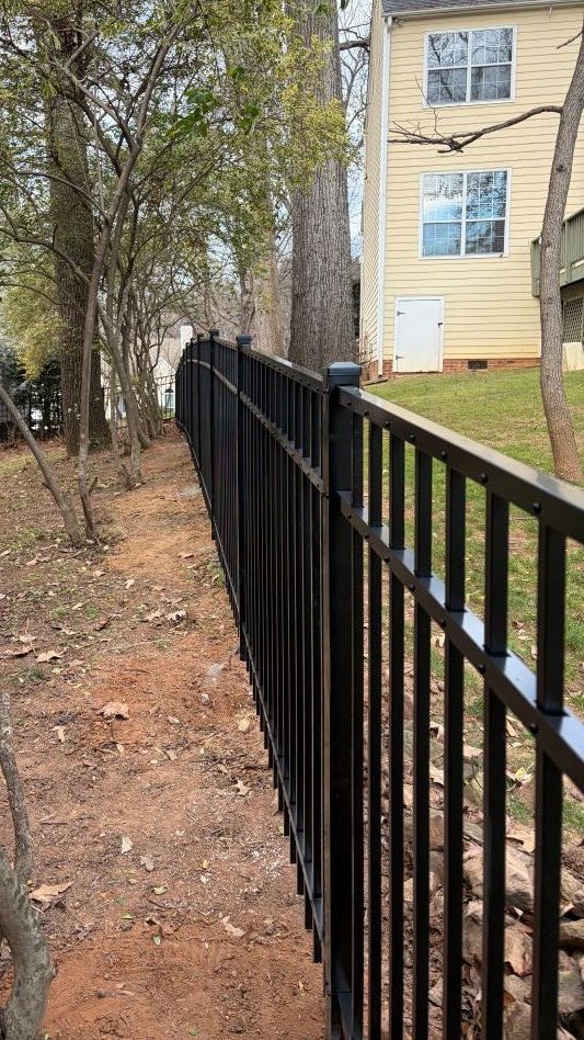 powder coated aluminum fence detail